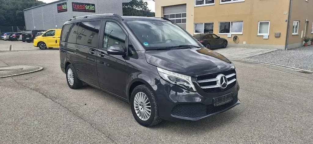 Gebraucht Mercedes V300 Sport 237 PS (174 kW) 2021 Grau Van / Kleinbus