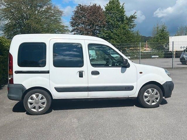 Usata Renault Kangoo 65 CV (47 kW) 2004 Bianco Monovolume