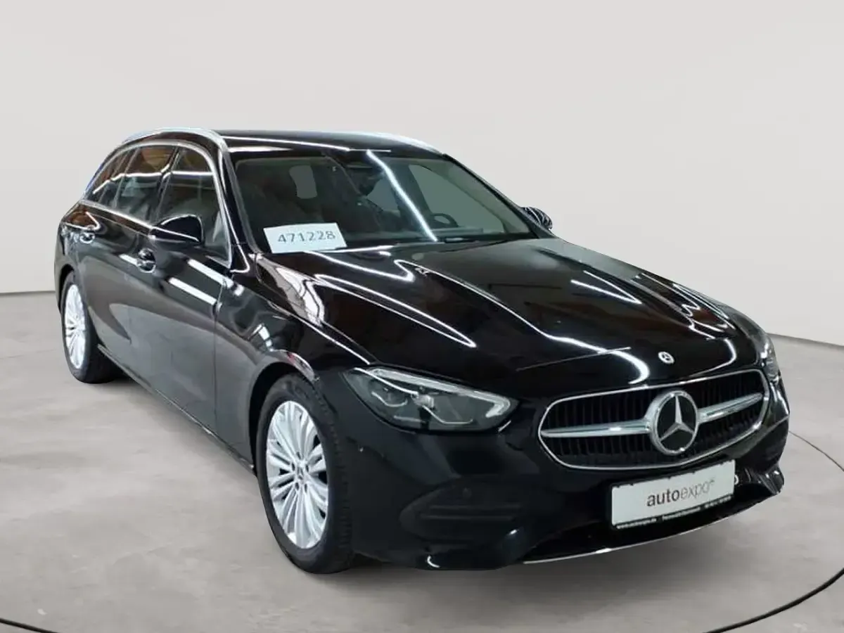 Gebraucht Mercedes C200 Avantgarde 163 PS (119 kW) 2023 Kombi