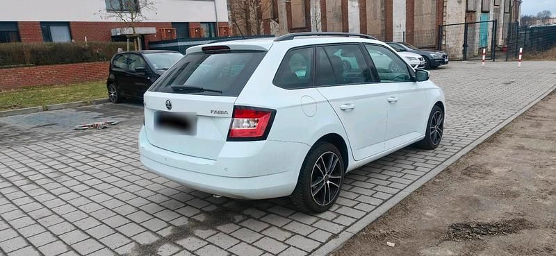 Gebraucht Skoda Fabia 90 PS (66 kW) 2017 Weiß Kombi