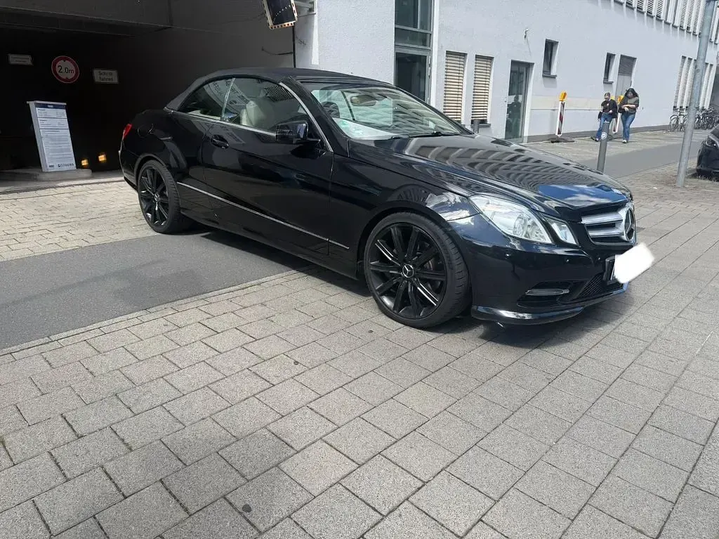 Gebraucht Mercedes E350 AMG 265 PS (194 kW) 2013 Schwarz Cabrio