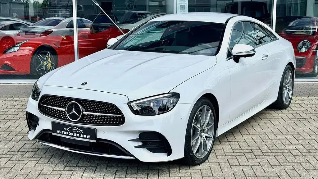 Gebraucht Mercedes E450 389 PS (286 kW) 2021 Weiß Coupé