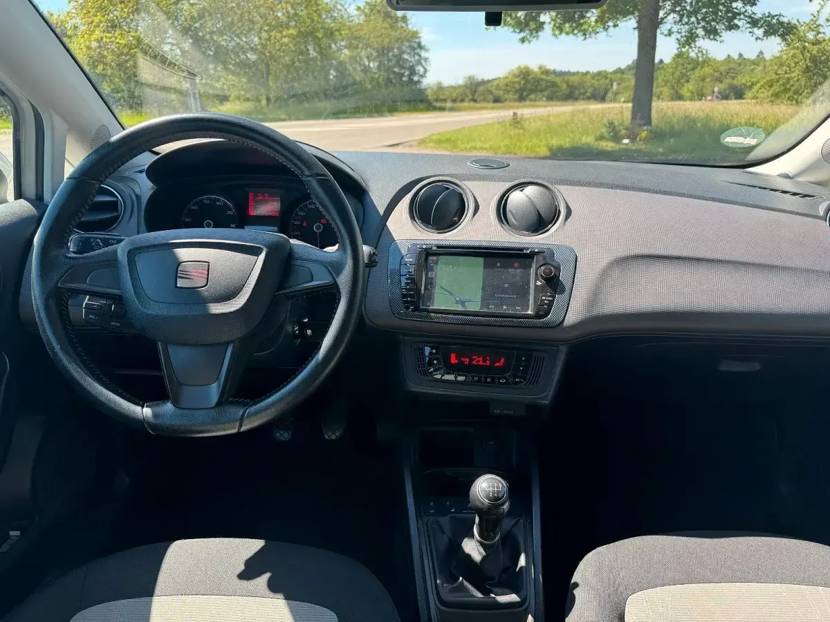 Gebraucht Seat Ibiza SC 86 PS (63 kW) 2012 Weiß Kleinwagen