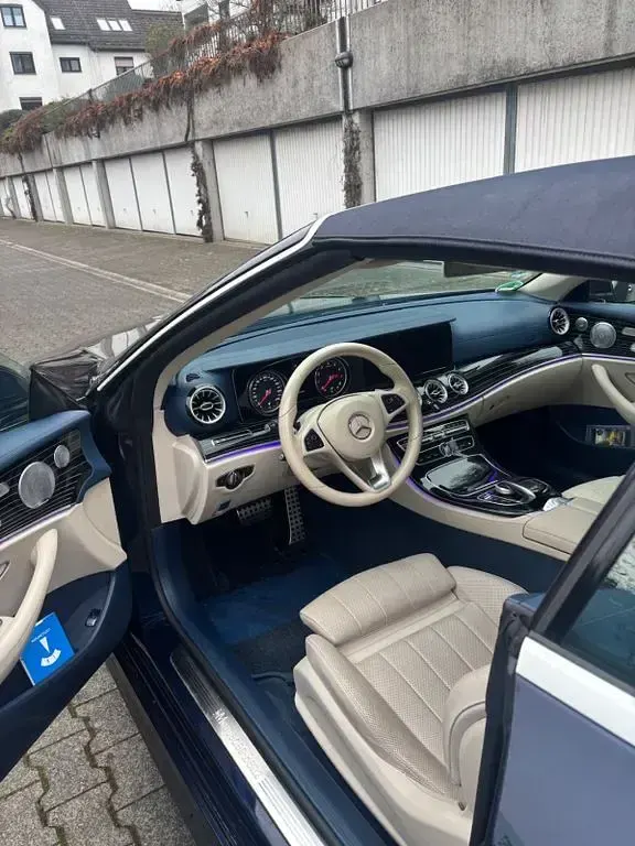 Gebraucht Mercedes E400 AMG 333 PS (244 kW) 2017 Blau Cabrio