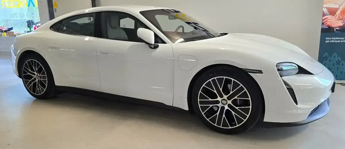 Gebraucht Porsche Taycan Basis 350 kW (476 PS) 2022 Carraraweiß Limousine