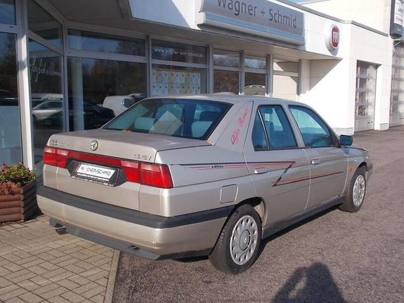 Gebraucht Alfa Romeo 155 120 PS (88 kW) 1997 Gold Limousine