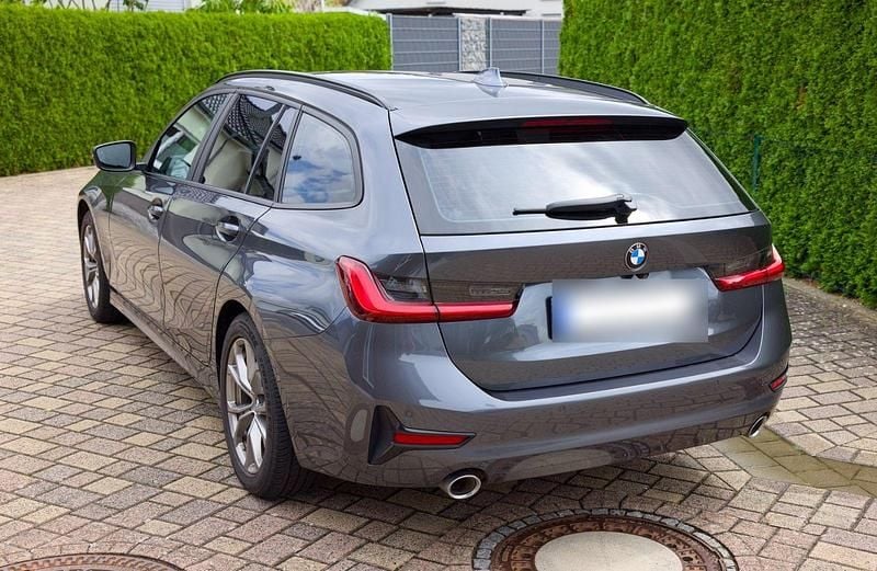 Gebraucht BMW 320 Performance 190 PS (139 kW) 2020 Grau Kombi