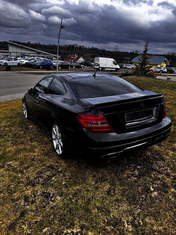 Gebraucht Mercedes C250 204 PS (150 kW) 2012 Schwarz Coupé
