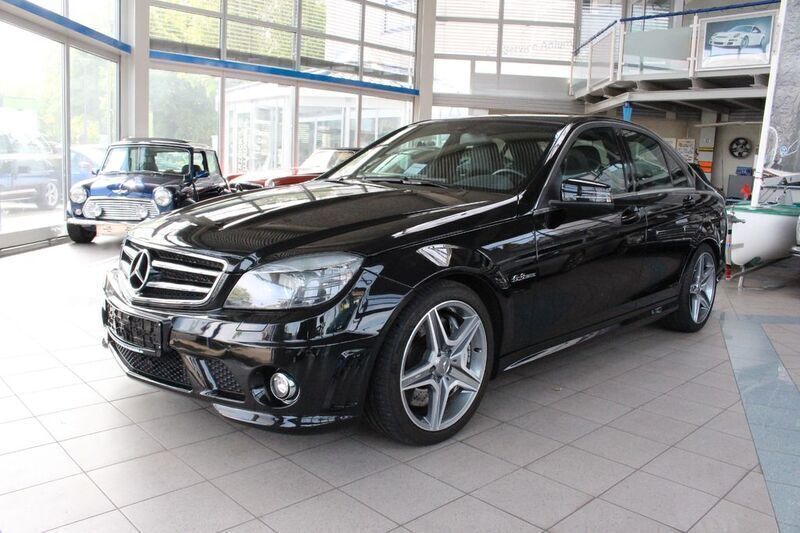 Obsidianschwarz metalliclack Gebraucht 2011 Mercedes C63 AMG AMG Limousine | 52.900 € (Fairer Preis) - Bild 1/4