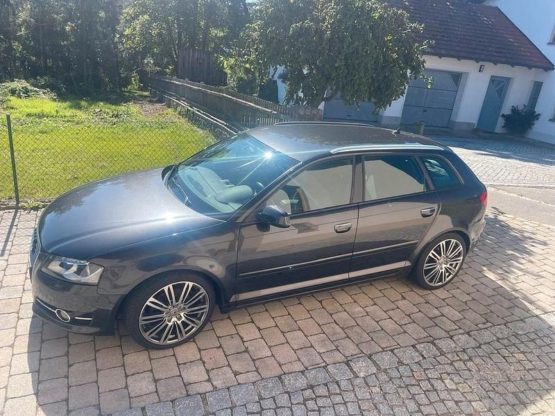 Schwarz Gebraucht 2011 Audi A3 Sportback Ambition Limousine | 5.900 € (Fairer Preis) - Bild 1/4