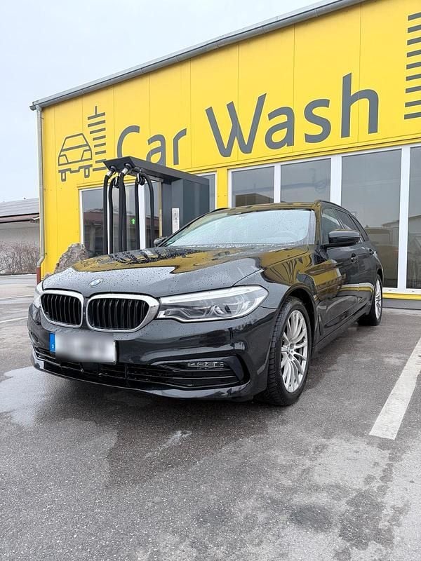 Gebraucht BMW 530 Sport Line 265 PS (194 kW) 2020 Schwarz Kombi