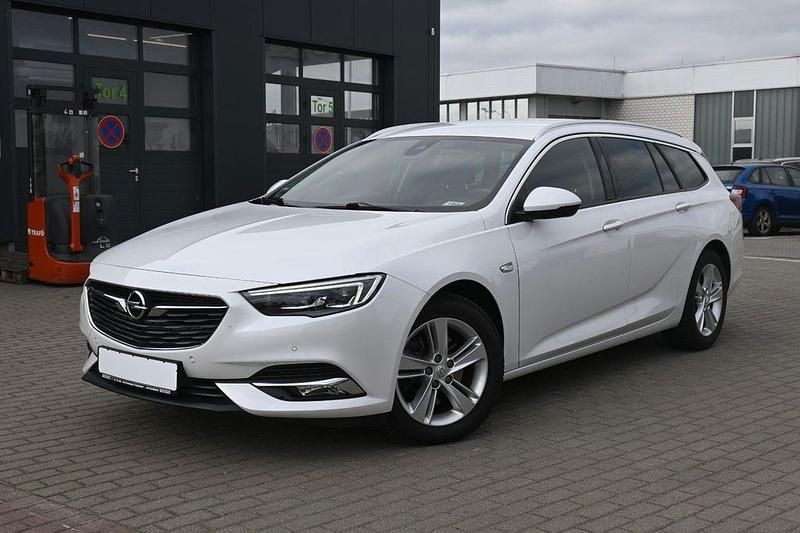 Weiß Gebraucht 2019 Opel Insignia Innovation Kombi | 19.900 € (Fairer Preis) - Bild 1/4