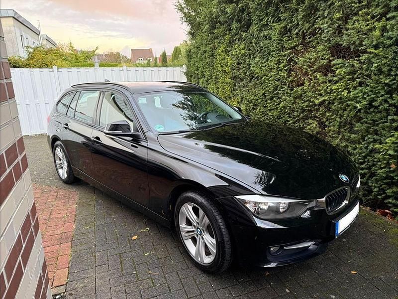 Schwarz Gebraucht 2014 BMW 316 Sport Line Kombi | 8.600 € (Fairer Preis) - Bild 1/4