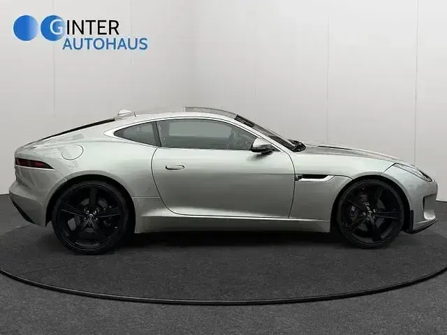 Gebraucht Jaguar F-Type 340 PS (250 kW) 2019 Light oyster beige Coupé