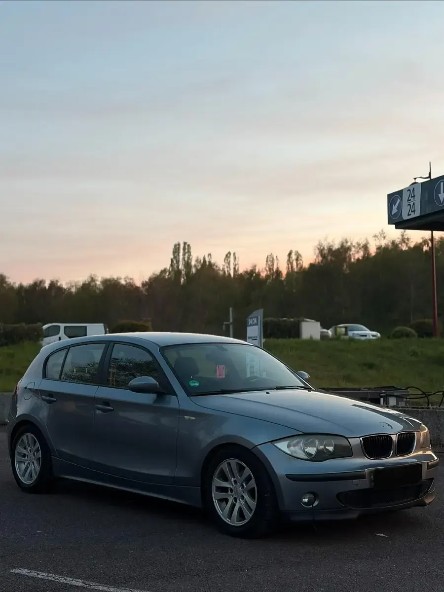 Brugt BMW 118 122 HK (89 kW) 2005 Sølv Hatchback