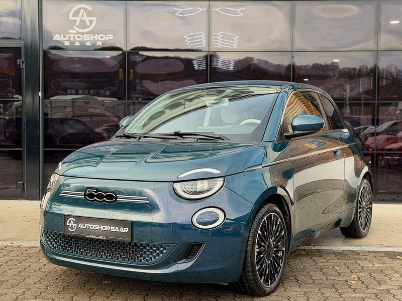 Blau Gebraucht 2023 Fiat 500e La Prima Limousine | 18.990 € (Guter Preis) - Bild 1/4
