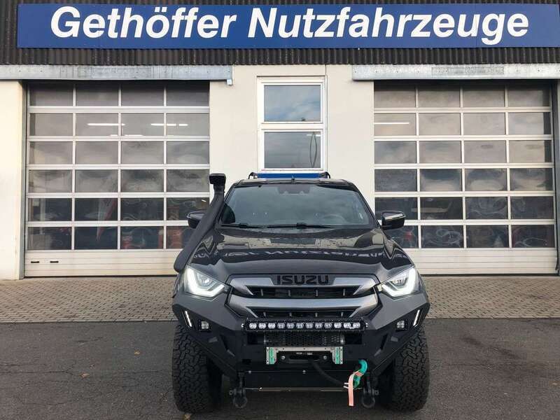 Gebraucht Isuzu D-Max 163 PS (119 kW) 2023 Onyx black Abholung