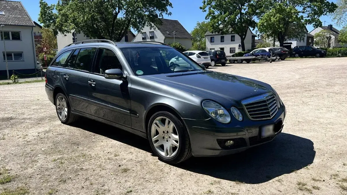 Gebraucht Mercedes E280 Classic 190 PS (139 kW) 2008 Grau Kombi