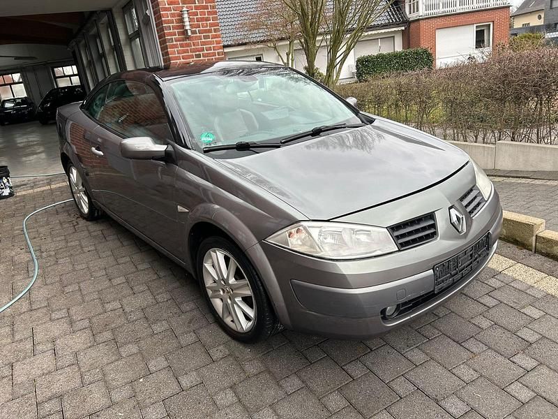 Andere farben Gebraucht 2005 Renault Mégane Cabriolet Cabrio | 700 € (Guter Preis) - Bild 1/4