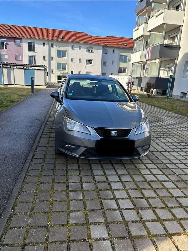 Grau Gebraucht 2015 Seat Ibiza Style Kleinwagen | 6.900 € (Fairer Preis) - Bild 1/4