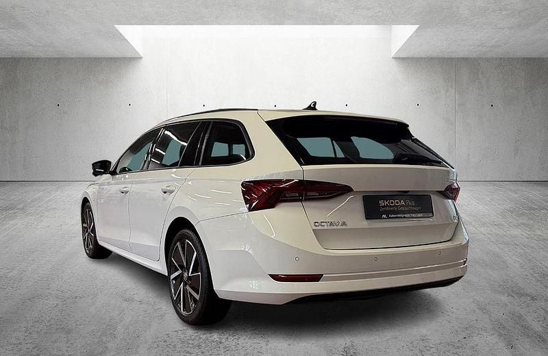 Gebraucht Skoda Octavia Clever 204 PS (150 kW) 2022 Weiß Kombi