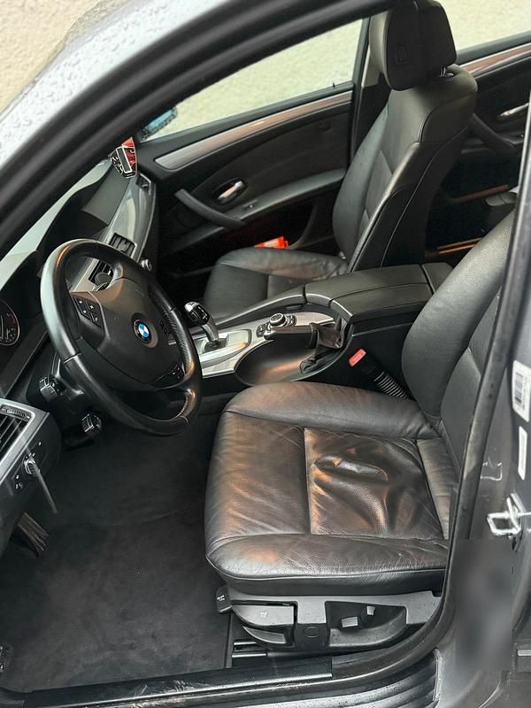 Gebraucht BMW 525 197 PS (144 kW) 2008 Grau Limousine