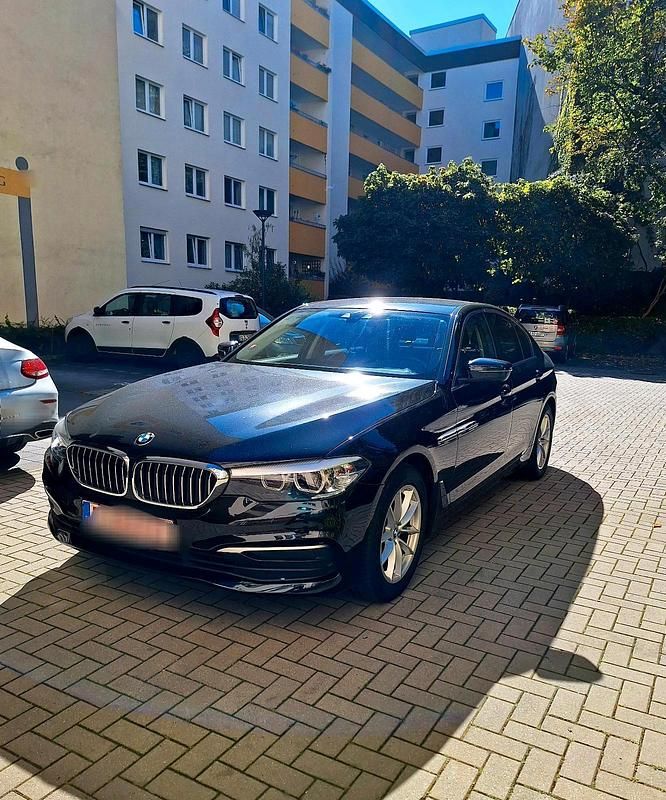 Schwarz Gebraucht 2017 BMW 520 Limousine | 21.299 € (Fairer Preis) - Bild 1/4