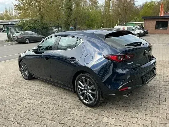 Gebraucht Mazda 3 Selection 150 PS (110 kW) 2022 Deep crystal blue Limousine