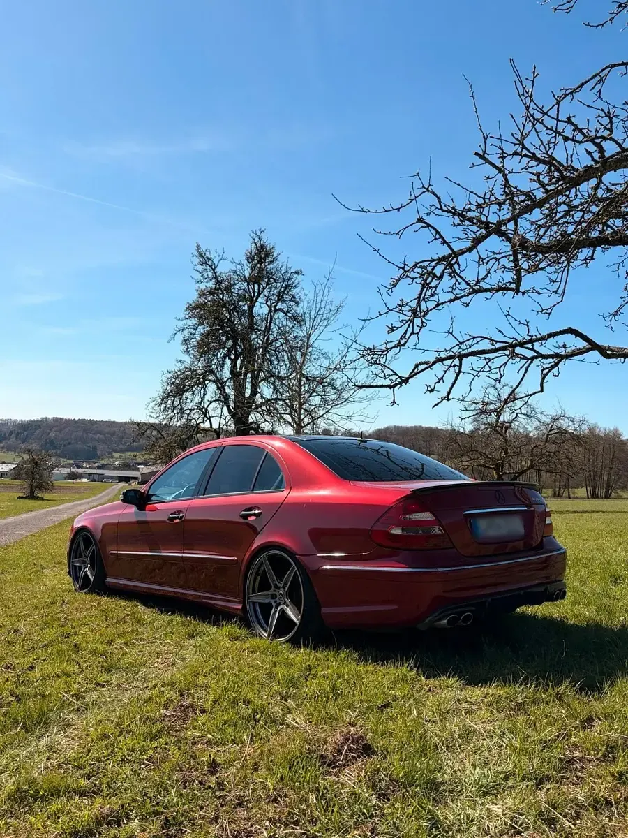 Gebraucht Mercedes E500 306 PS (225 kW) 2002 Rot Limousine