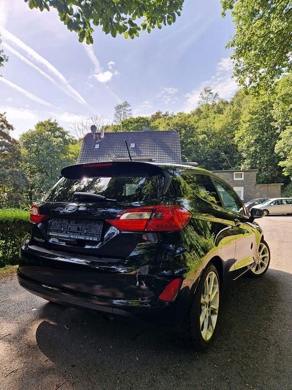 Gebraucht Ford Fiesta Titanium 125 PS (91 kW) 2017 Schwarz Kleinwagen