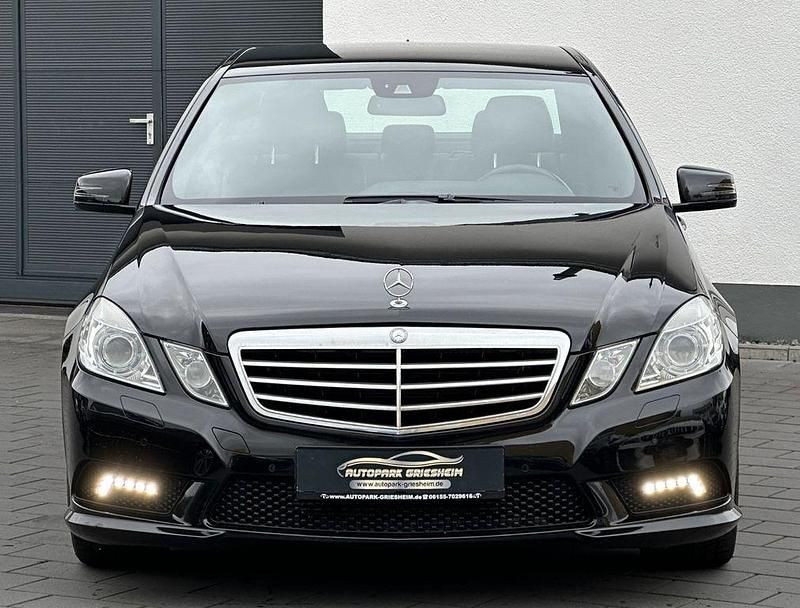 Gebraucht Mercedes E250 AMG line 270 PS (198 kW) 2011 Schwarz Limousine