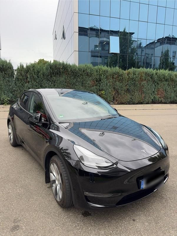 Schwarz Gebraucht 2023 Tesla Model Y Long Range AWD SUV | 37.000 € (Guter Preis) - Bild 1/4