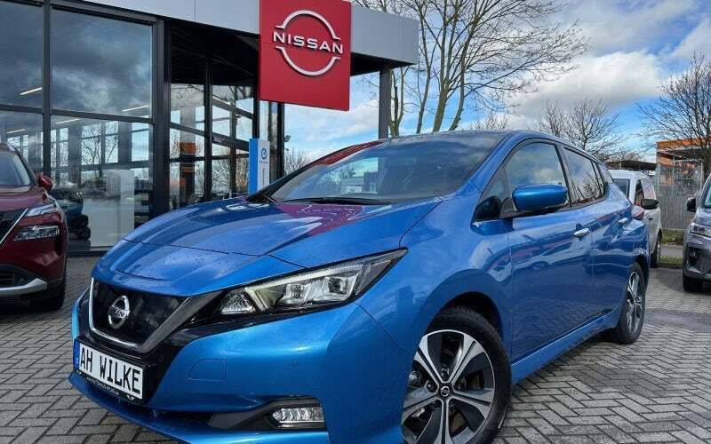 Blau Gebraucht 2020 Nissan Leaf N-Connecta Kleinwagen | 15.900 € (Superpreis) - Bild 1/4