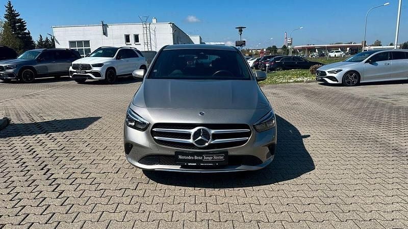 Gebraucht Mercedes B200 Progressive 163 PS (119 kW) 2020 Mojavesilber Van / Kleinbus