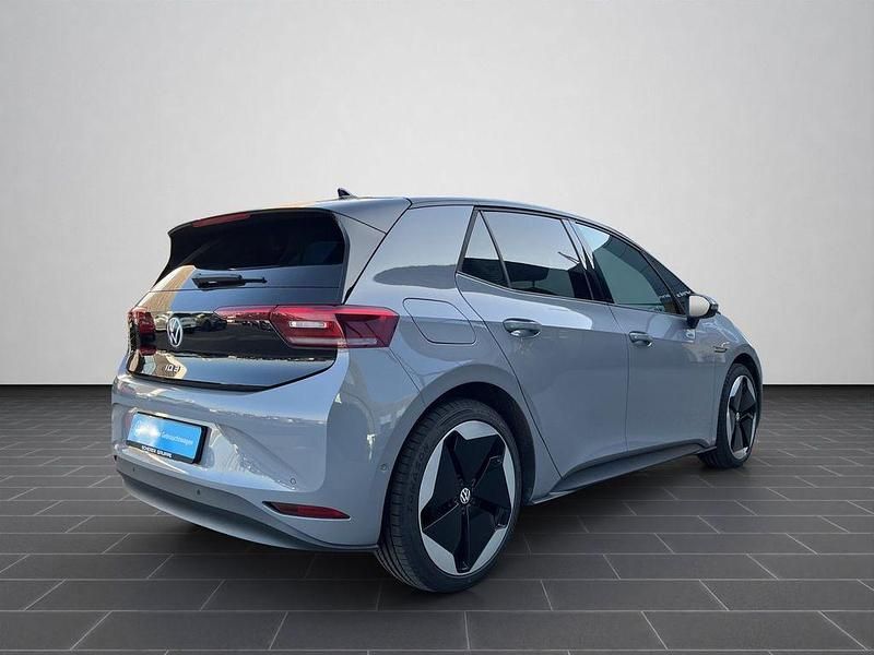 Gebraucht VW ID.3 Pro Performance 150 kW (204 PS) 2022 Mondsteingrau schwarz Kleinwagen