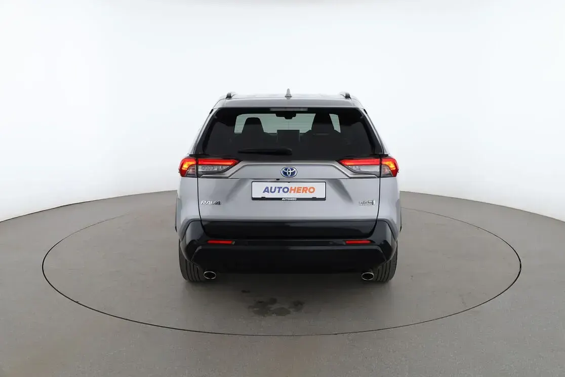 Gebraucht Toyota RAV4 Hybrid 182 PS (133 kW) 2021 Grau SUV