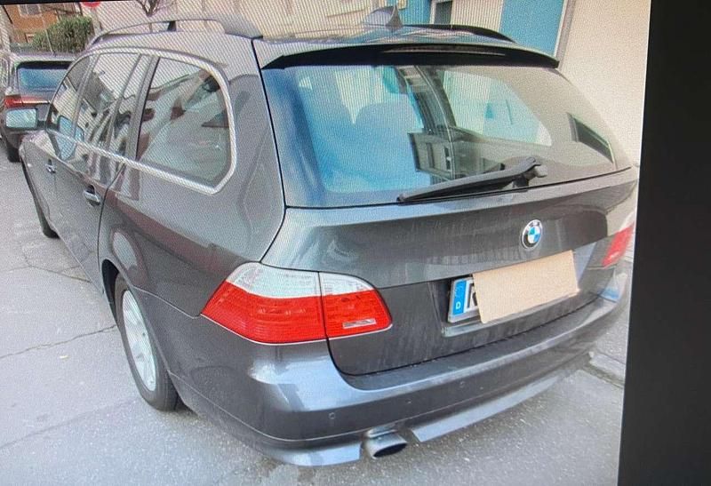 Grau Gebraucht 2009 BMW 520 Kombi | 3.200 € (Fairer Preis) - Bild 1/4