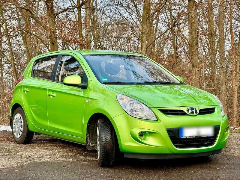Grün Gebraucht 2012 Hyundai i20 Classic Kleinwagen | 3.700 € (Fairer Preis) - Bild 1/4