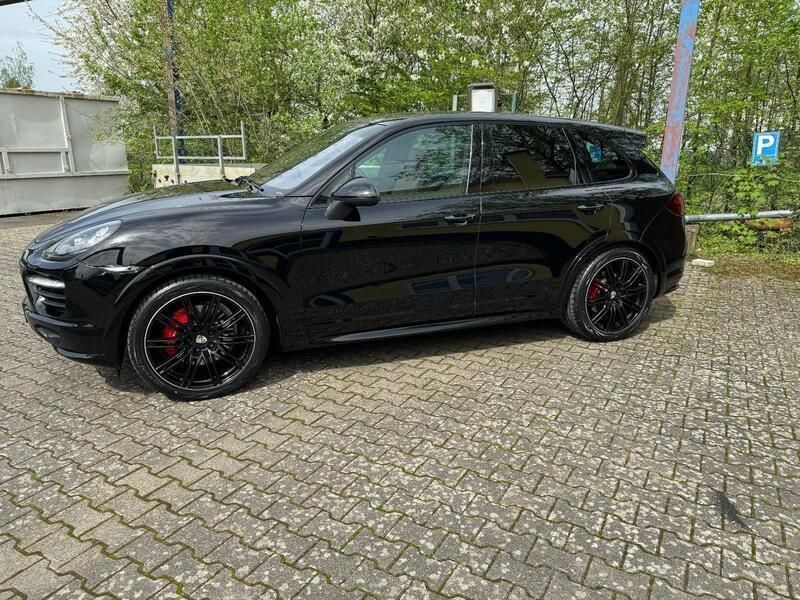Schwarz Gebraucht 2013 Porsche Cayenne GTS SUV | 38.000 € - Bild 1/4