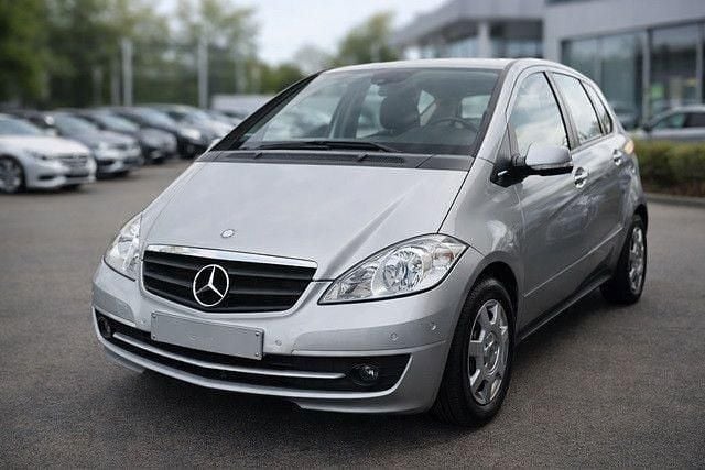Gebraucht Mercedes A160 95 PS (69 kW) 2012 Silber Limousine