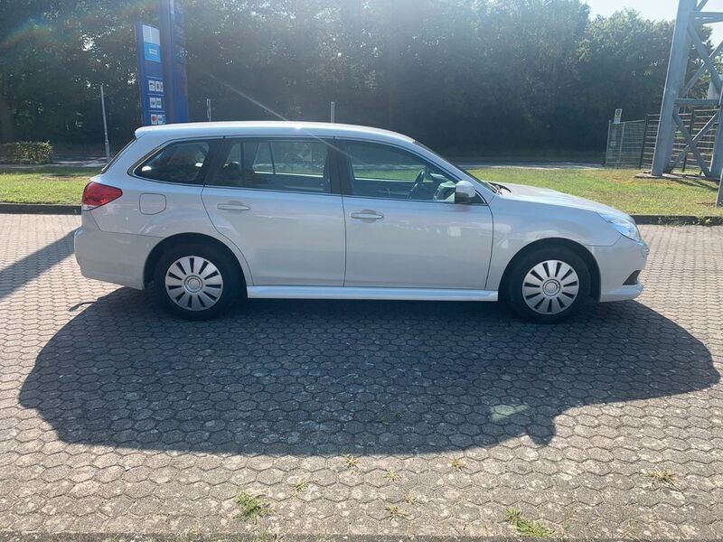 Gebraucht Subaru Legacy Active 150 PS (110 kW) 2012 Weiß Kombi