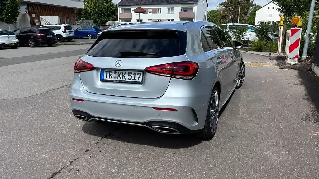 Gebraucht Mercedes A200 AMG line 163 PS (119 kW) 2022 Silber Limousine