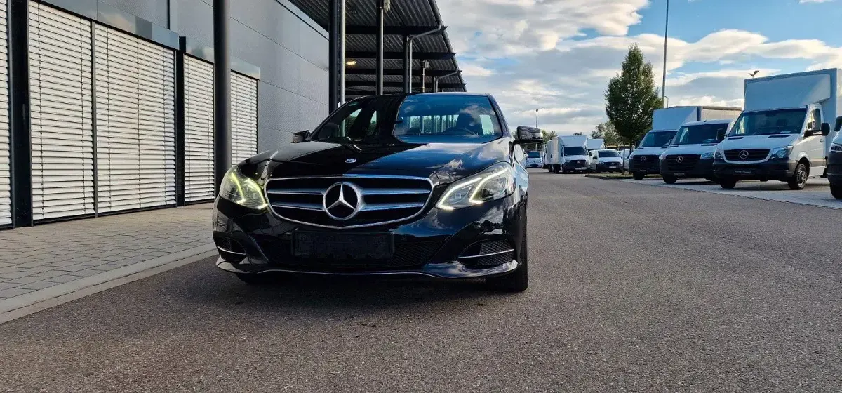 Gebraucht Mercedes E350 Avantgarde 306 PS (225 kW) 2013 Schwarz Limousine