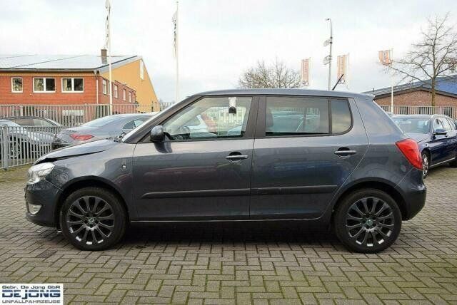 Gebraucht Skoda Fabia Family 86 PS (63 kW) 2012 Grau metallic