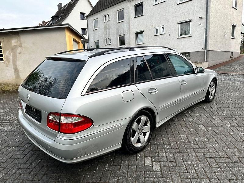 Gebraucht Mercedes E350 Avantgarde 272 PS (200 kW) 2005 Schwarz Kombi