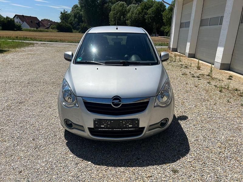 Silber Gebraucht 2009 Opel Agila Edition Limousine | 1.750 € (Guter Preis) - Bild 1/4