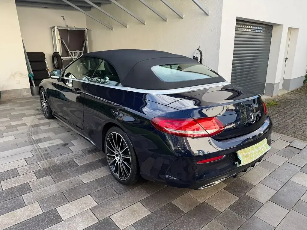 Gebraucht Mercedes C180 156 PS (114 kW) 2018 Blau Cabrio