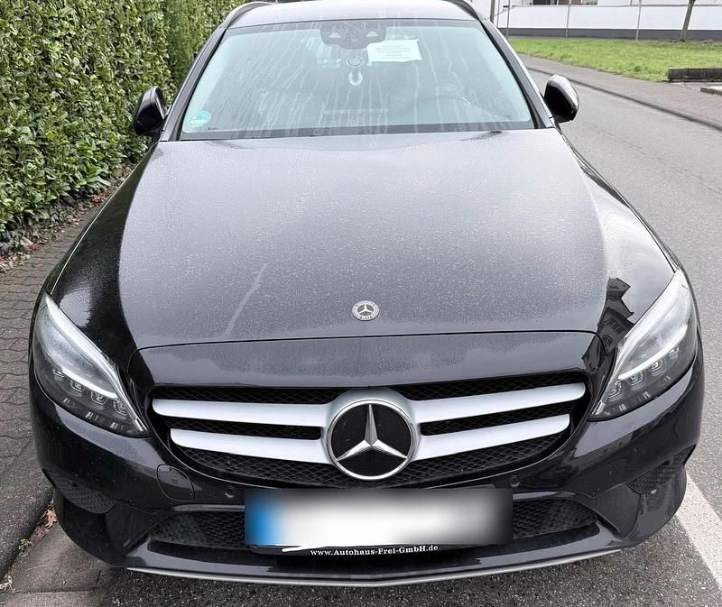 Schwarz Gebraucht 2021 Mercedes C180 Kombi | 19.000 € (Superpreis) - Bild 1/4