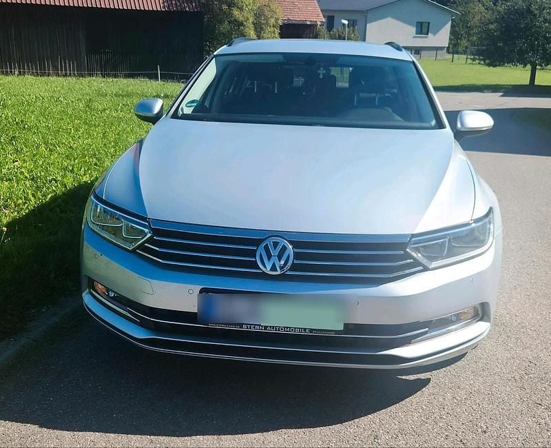 Silber Gebraucht 2016 VW Passat Kombi | 13.300 € (Fairer Preis) - Bild 1/4