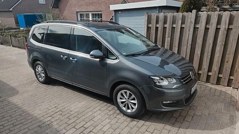 Gebraucht VW Sharan 150 PS (110 kW) 2020 Grau Van / Kleinbus